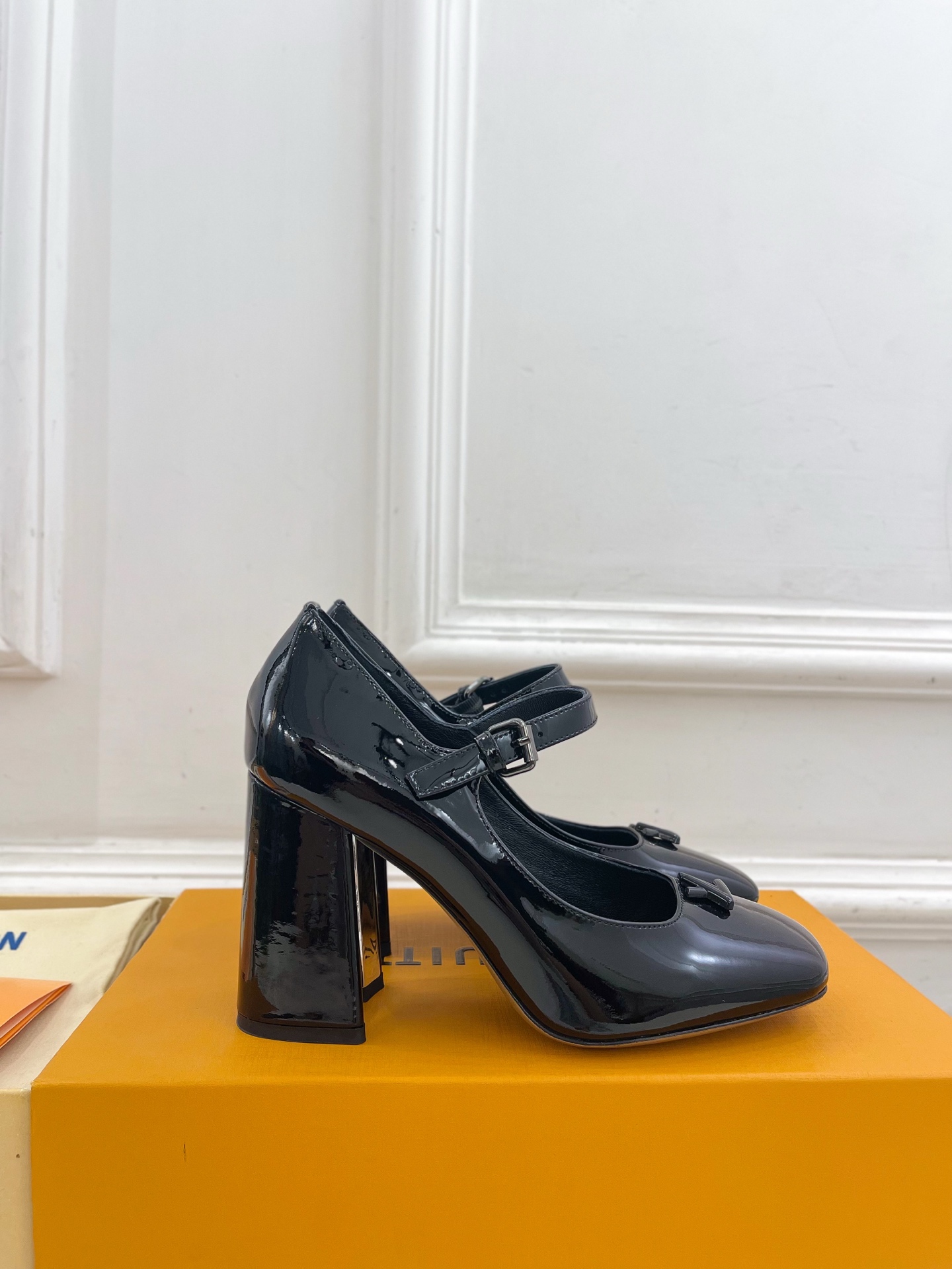 Women's high heels